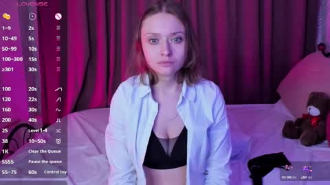 Linda  GMT2 Mon Tu Fri Sa Su  0300am-1000 am online show from January 3, 3:49 am