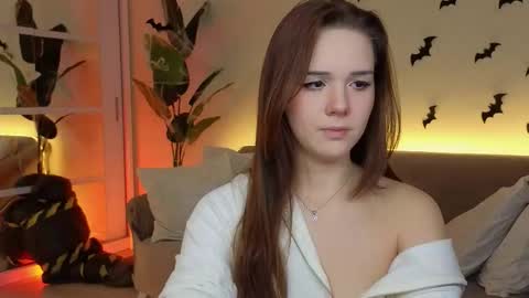linda__robertz online show from November 1, 10:12 pm