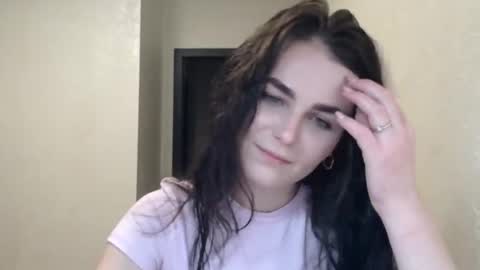 Snapshot of linda_aa chatting on January 7, 8:11 pm Linda online show from January 7, 8:11 pm