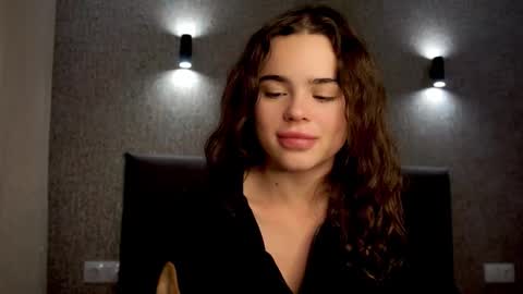 Snapshot of linda_clarsss chatting on October 24, 1:40 pm Linda online show from October 24, 1:40 pm