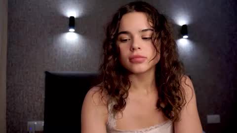 Snapshot of linda_clarsss chatting on November 8, 1:44 pm Linda online show from November 8, 1:44 pm