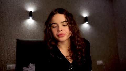 Snapshot of linda_clarsss chatting on November 26, 1:45 pm Linda online show from November 26, 1:45 pm