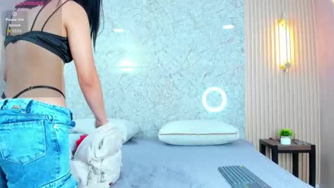 Snapshot of linda_cooper_ chatting on May 28, 11:07 am LINDA online show from May 28, 11:07 am