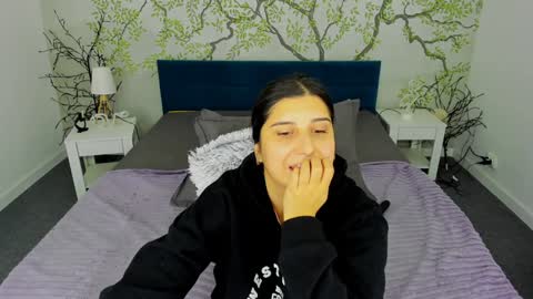Linda online show from December 5, 2:33 pm