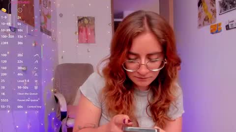 Giggles  online show from September 19, 2:29 pm