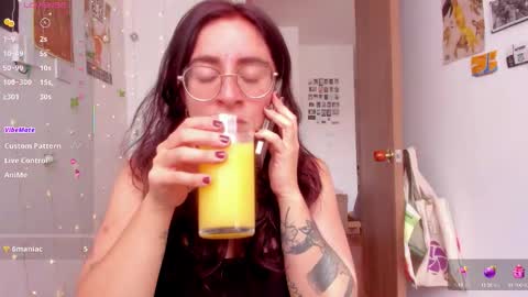 Giggles  online show from October 15, 2:06 pm