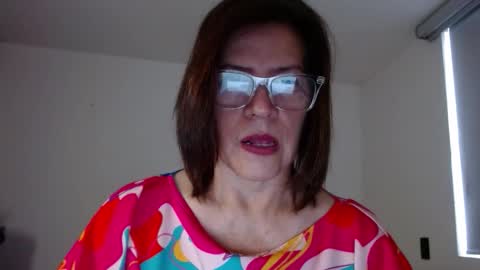 Snapshot of linda_hanna1977 chatting on November 14, 2:38 pm Linda Hanna online show from November 14, 2:38 pm