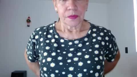 Snapshot of linda_hanna1977 chatting on December 3, 2:48 pm Linda Hanna online show from December 3, 2:48 pm