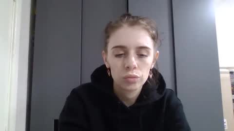 linda_katis online show from March 3, 2:15 pm