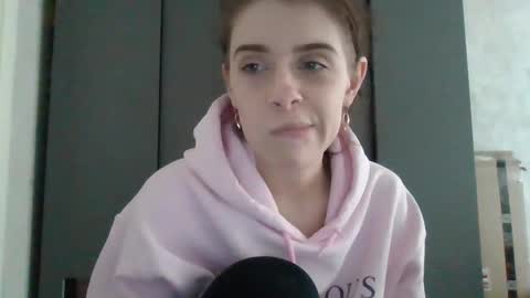 linda_katis online show from March 4, 9:40 am
