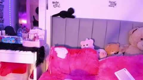 Lindaa maria  online show from January 7, 10:34 pm