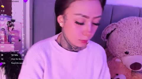 Lindaa maria  online show from January 17, 5:12 am