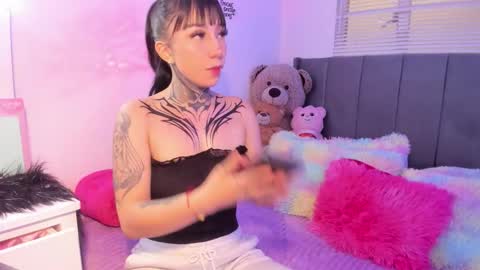 Lindaa maria  online show from February 12, 9:54 pm