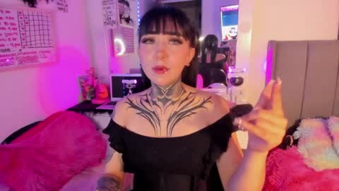 Lindaa maria  online show from April 2, 1:36 am