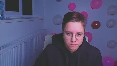 Snapshot of linda_miss_ chatting on February 12, 8:38 am Linda online show from February 12, 8:38 am