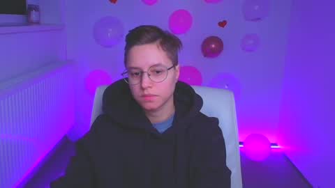 Snapshot of linda_miss_ chatting on February 17, 11:44 am Linda online show from February 17, 11:44 am