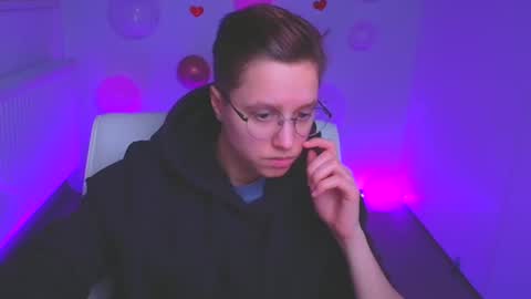 Snapshot of linda_miss_ chatting on February 17, 2:48 pm Linda online show from February 17, 2:48 pm