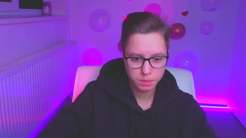 Snapshot of linda_miss_ chatting on February 18, 6:15 am Linda online show from February 18, 6:15 am