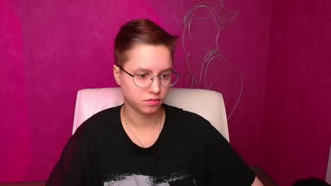 Snapshot of linda_miss_ chatting on February 20, 6:28 am Linda online show from February 20, 6:28 am