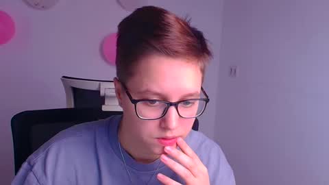 Snapshot of linda_miss_ chatting on February 21, 12:50 pm Linda online show from February 21, 12:50 pm