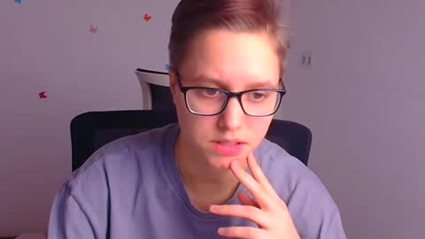 Snapshot of linda_miss_ chatting on February 22, 3:36 pm Linda online show from February 22, 3:36 pm