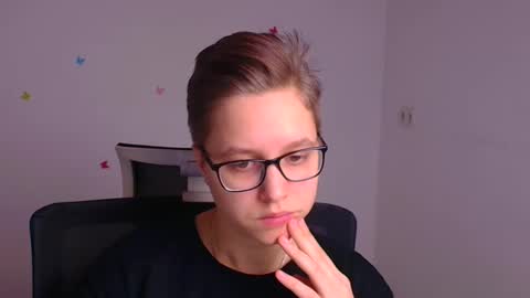 Snapshot of linda_miss_ chatting on February 25, 12:13 pm Linda online show from February 25, 12:13 pm