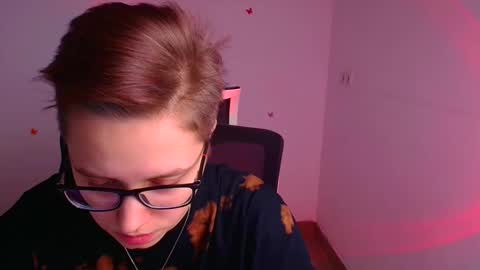 Snapshot of linda_miss_ chatting on February 28, 3:37 pm Linda online show from February 28, 3:37 pm