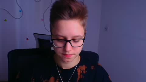 Snapshot of linda_miss_ chatting on March 6, 12:09 pm Linda online show from March 6, 12:09 pm