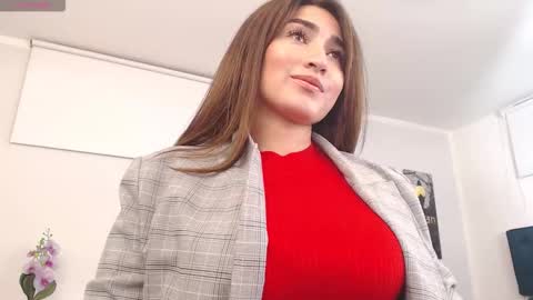 Maria Paula online show from November 3, 1:23 pm