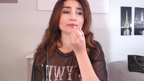 Maria Paula online show from February 26, 12:15 pm