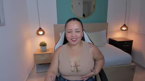 L I N D A online show from January 2, 7:07 pm