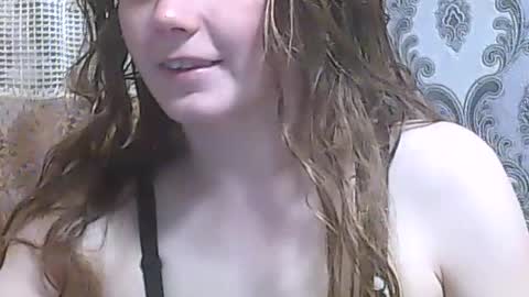 Snapshot of lindaahskysx chatting on June 18, 9:19 pm LindaAhSkysX online show from June 18, 9:19 pm