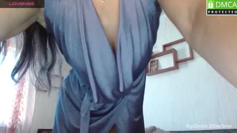 LindaErnestine online show from September 19, 6:59 am
