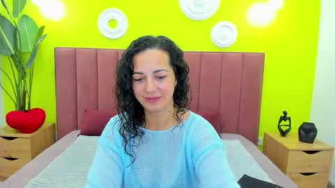 Linda online show from June 12, 1:37 am