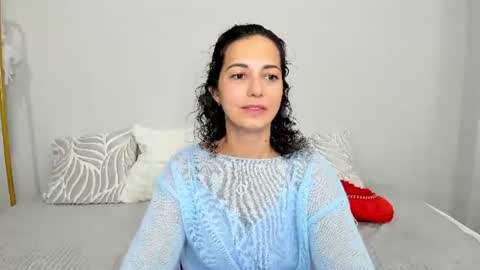 Linda online show from June 19, 1:32 am