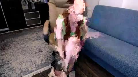 Linda Liony online show from April 18, 8:09 pm