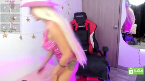 Snapshot of lindasilverstone chatting on October 27, 11:31 pm Linda Silverstone online show from October 27, 11:31 pm