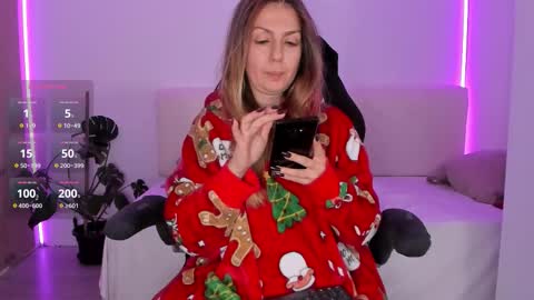 Linda  --  online show from November 21, 10:19 pm