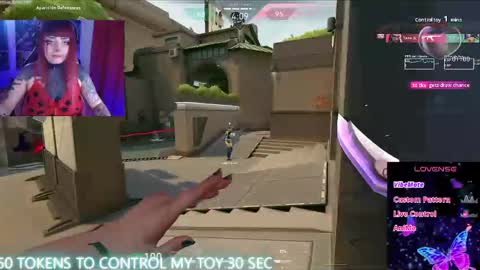 Snapshot of linddamortt chatting on October 16, 12:44 am CatalinaANIDEA online show from October 16, 12:44 am