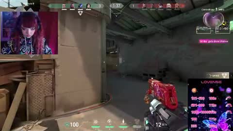 Snapshot of linddamortt chatting on October 27, 11:52 pm CatalinaANIDEA online show from October 27, 11:52 pm