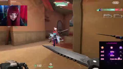 Snapshot of linddamortt chatting on November 16, 10:15 pm CatalinaANIDEA online show from November 16, 10:15 pm