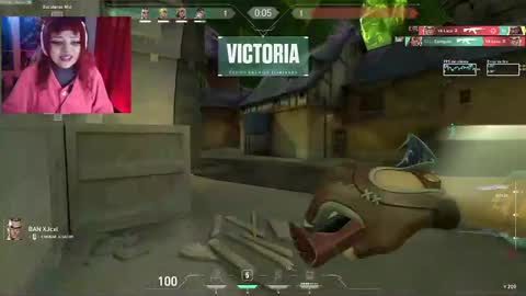 Snapshot of linddamortt chatting on November 21, 10:41 pm CatalinaANIDEA online show from November 21, 10:41 pm