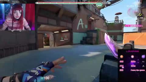 Snapshot of linddamortt chatting on November 27, 10:12 pm CatalinaANIDEA online show from November 27, 10:12 pm