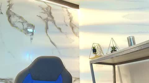  Lindsey  online show from February 10, 11:14 am