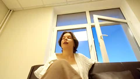 Snapshot of lindseyrudisell chatting on June 17, 7:04 pm Linda online show from June 17, 7:04 pm