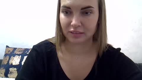 Anna online show from March 4, 2:42 pm