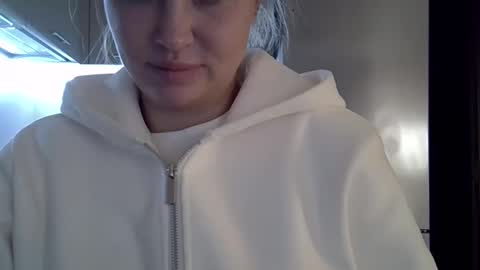 Anna online show from October 17, 4:09 pm