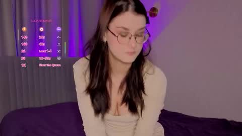Snapshot of linna4cute chatting on November 11, 6:13 am Welcome honey Im Linna 3 online show from November 11, 6:13 am