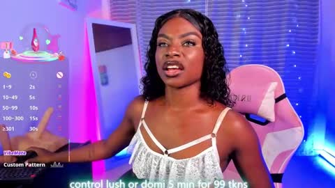 Snapshot of linsyadams chatting on September 10, 3:06 am online show from September 10, 3:06 am