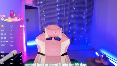 Snapshot of linsyadams chatting on September 26, 5:28 pm online show from September 26, 5:28 pm